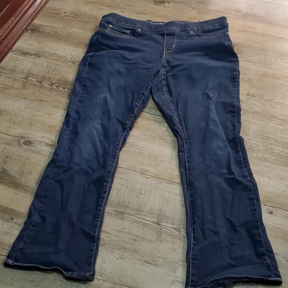 Levi totally shaping jeans